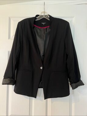 Reitmans Black Women's Open Collar Single-Button Blazer with Pink Trim